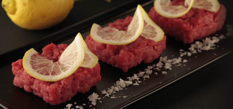 Battuta al coltello: battute a parte, la battuta piace